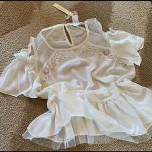 💥🛍️🔥CLOSEOUT SALE❗️Heavenly Chiffon Embroidered Blouse
